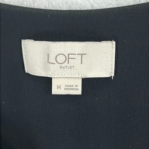 Loft Black Flowing Camisole Size Medium Racerback 100% Polyester Lined Like New - Picture 2 of 8